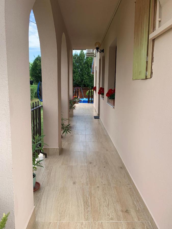Nagcsaládos Rózsa Apartman Balatonlelle Kültér fotó
